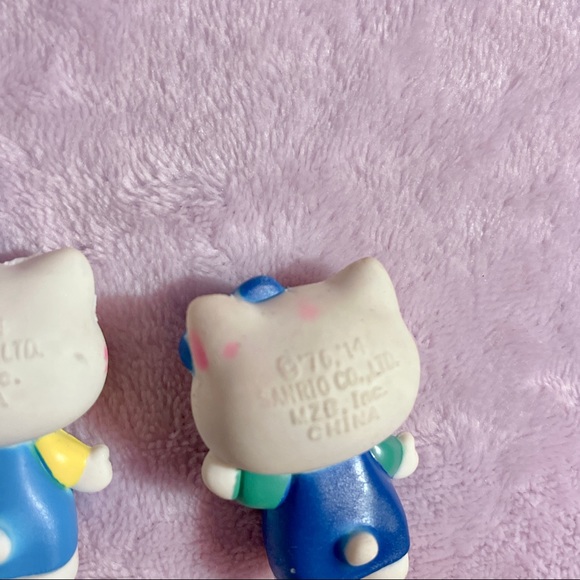 Hello Kitty Eraseez Collectible Erasers Pencil Toppers Blue Set of 4 - Picture 5 of 6